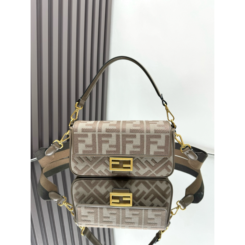 Borsa Fendi Classic Baguette