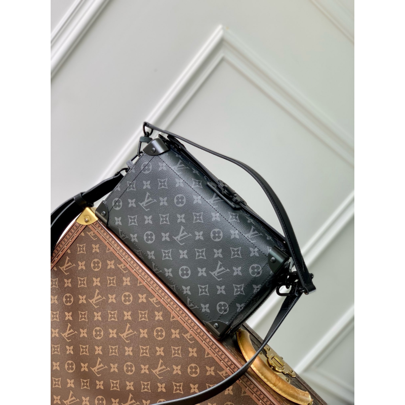 M11744 Soul Trunk East West 