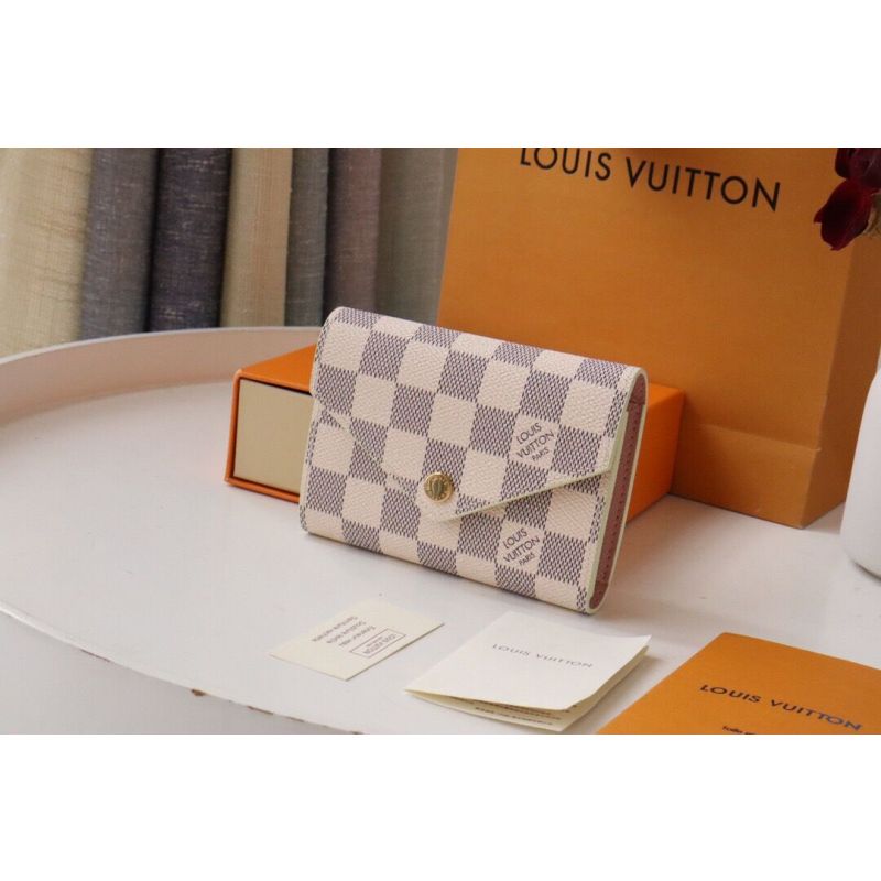 N64022 Victorine Wallet