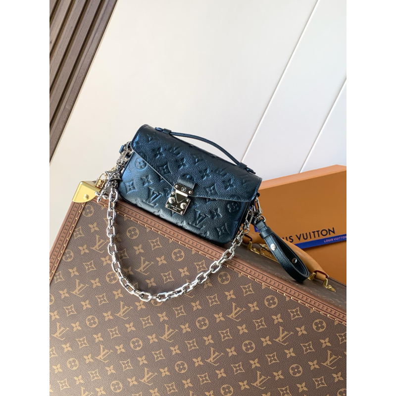 M26456 Pochette M&eacute;tis East West