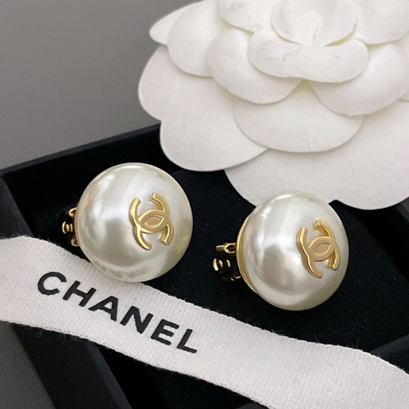 Chanel Clip-on earrings